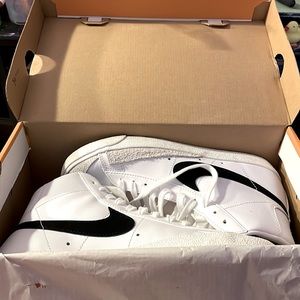 Brand new, white nike blazer mid, size 9